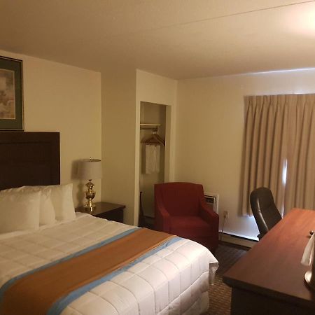 Ba Hotel Red Deer Exterior foto
