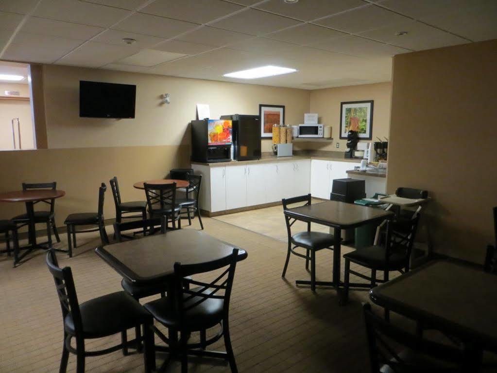 Ba Hotel Red Deer Exterior foto